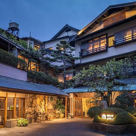 Hotel Arima Onsen Tocen Goshobo Kōbe Exterior foto The hotel's courtyard