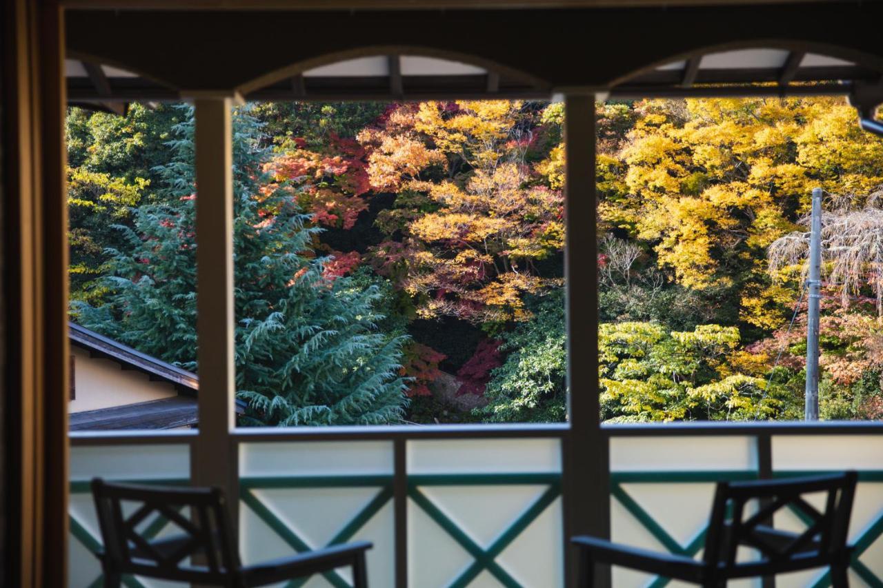Hotel Arima Onsen Tocen Goshobo Kōbe Exterior foto Autumn colours at the hotel